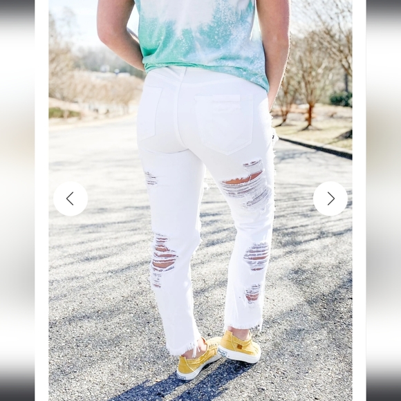 COPY - Cello Hot Girl Summer Heavily Distressed Cropped White Jeans NWT - Picture 10 of 11